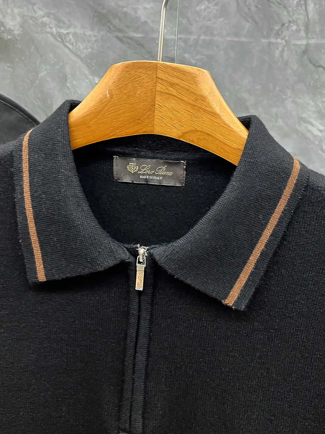 L Autumn and winter half-zip cashmere sweater Polo sweater, custom-made cashmere blended fabric, soft and waxy fabric, matte high-end texture, full three-dimensional texture of the body, keeping warm at the same time, great for spring and autumn alone, or layered with a jacket in winter, neat Polo lapel design, the collar shape is well-shaped, and it is not easy to turn out and collapse the collar; half-open metal zipper, Size: M‑XXXL